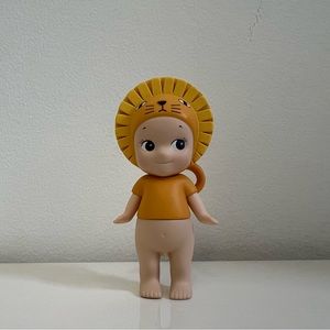 Donna Wilson Richie lion Sonny Angel